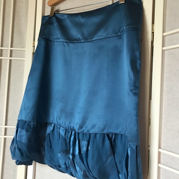 💥NWT💥Max Studio Silk Tulip Skirt - Picture 2 of 8